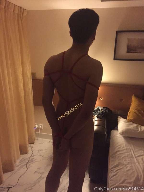 運動型勁靚仔🤤第一次俾人綁 綁完之後立即淫性大發 😊有冇人想睇佢被屌🙈