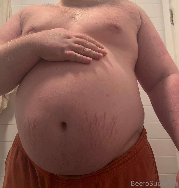 Can't help that my belly slips out 🐷