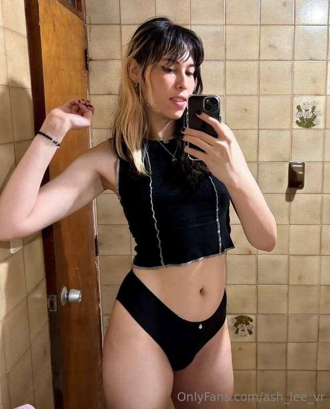 I heard you like girls with bulges 