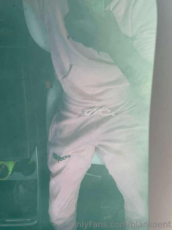 He just waiting for u to take him out😩😤🍼 COME MILK ME 👅