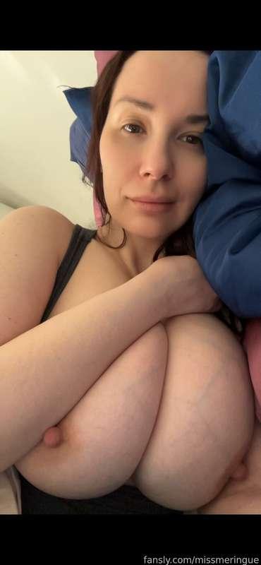 Happy Titty Tuesday!

I still haven’t really slept and away from home so I’ll probably be pretty silent today. 💓

#bigtits #tits #boobs #veins #veiny