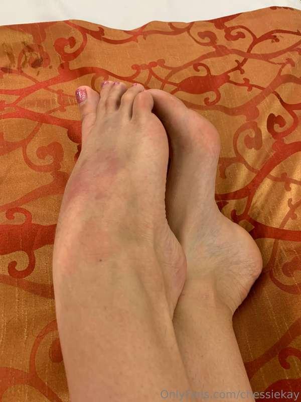 Will you help my bruised feet by spraying them with your Cum..