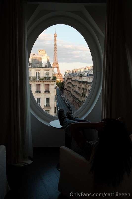 Check your DMs I may have sent you a post card 😌😏