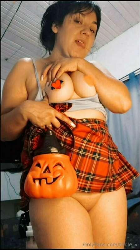 🎃🫧  @Hannatjala @Hannatjala 🫧 🎃

🚨This slut loves her dildo...