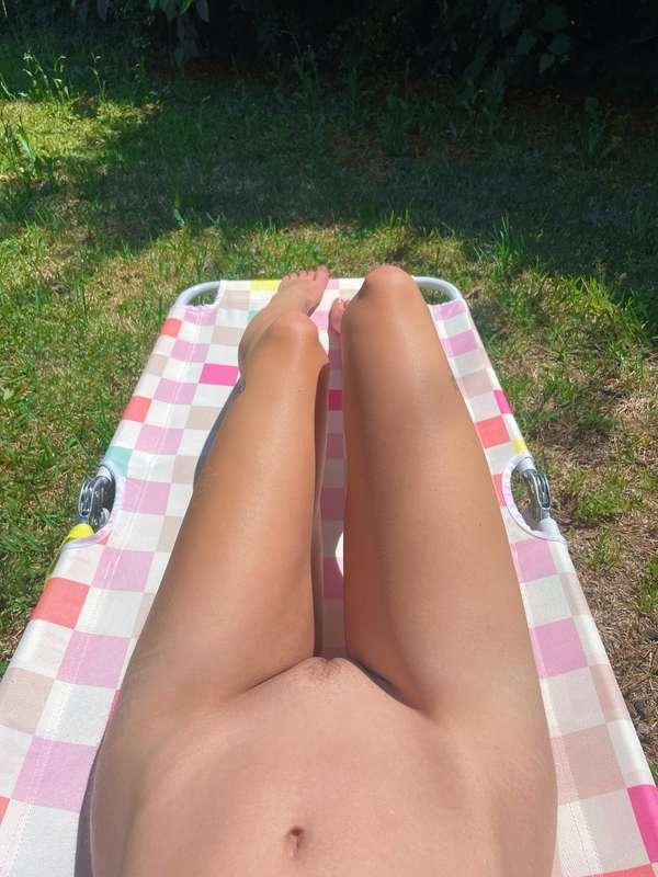 hotdogs or legs 