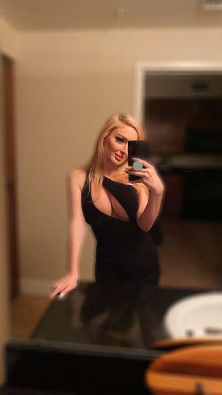 little black dress appreciation post 🖤