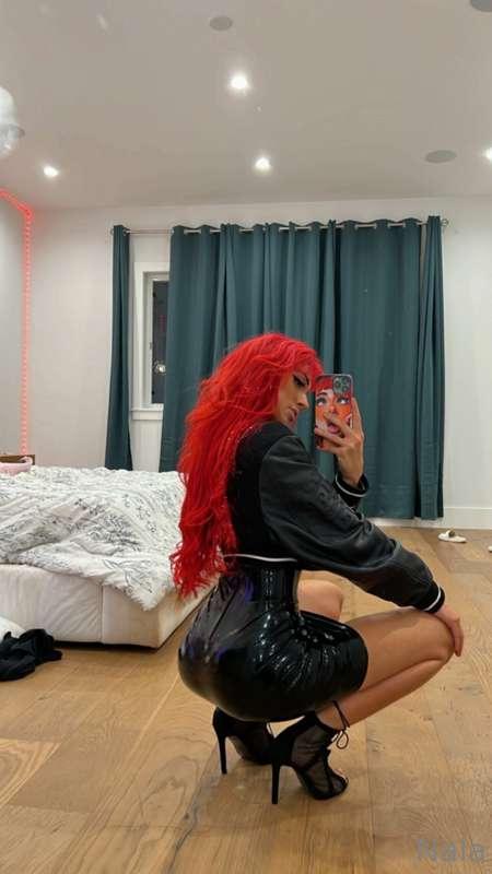 id rather be sitting on your cock like this 🖤