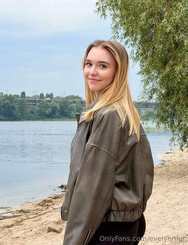 evelynmur main image