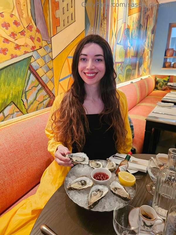 These were delicious 🦪😋 would you like to eat oysters with m..
