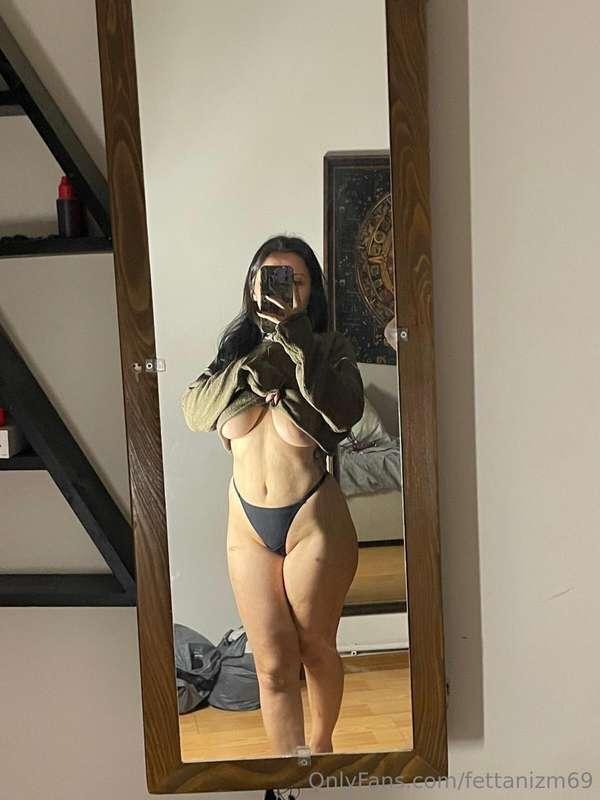 Mirror poses🥵