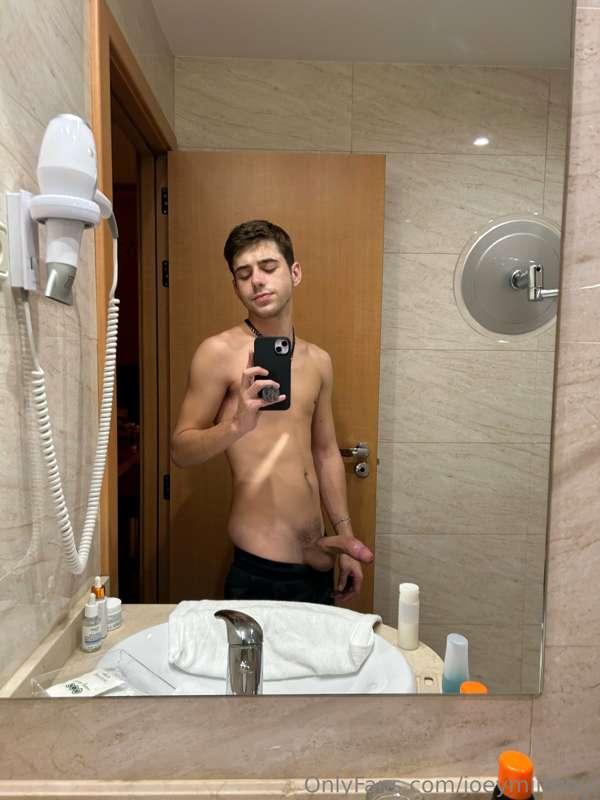 The bathroom mirror always does me justice