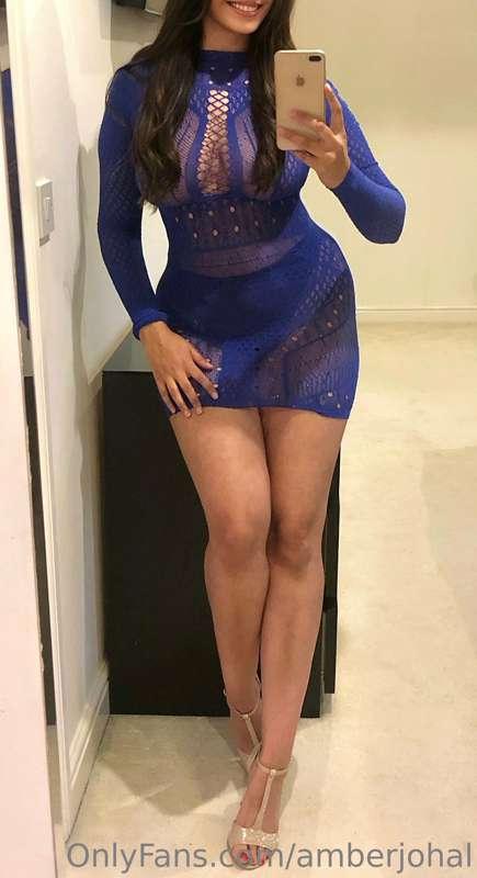 Curvy hips, soft lips...👄