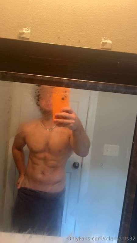 check those dms if u wanna see what’s under the towel…