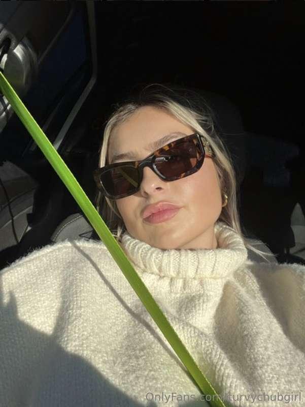 Waiting for some vitamin D, maybe you can bring me yours? 🍆😏
