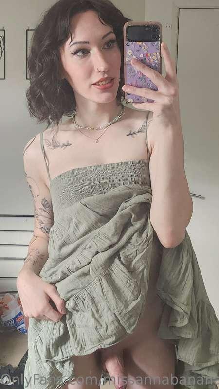 i never wear panties with a dress.. 💋