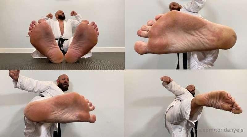 CUCKS:  The Karate King Is Back! King Leo, black belt, size ..