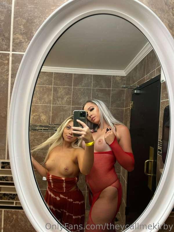 Think you could handle both of us? 😚 👯‍♀️ 
@babybluuue