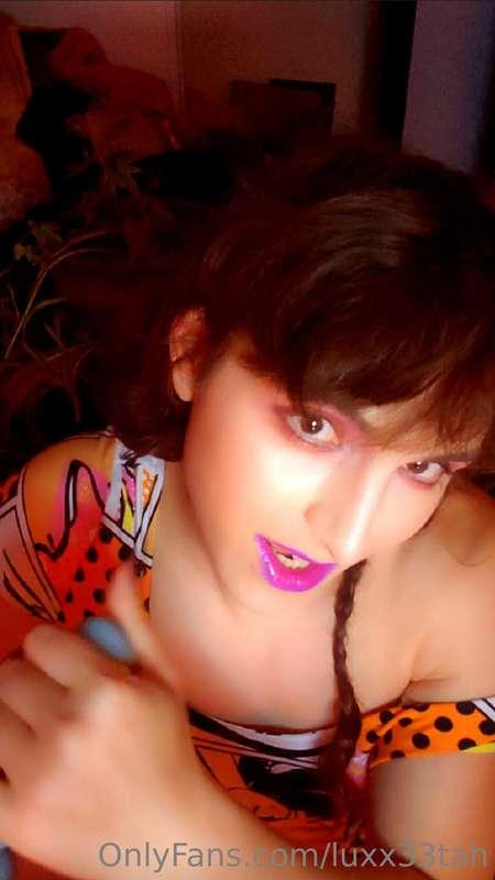 some snaps from my latest  video, 80's disco!!