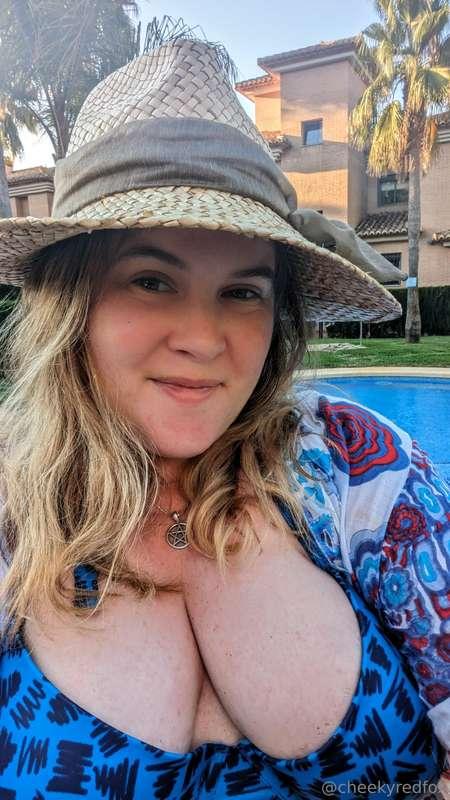 More fun in the sun! Enjoying the pool and the heat! 

#swim..