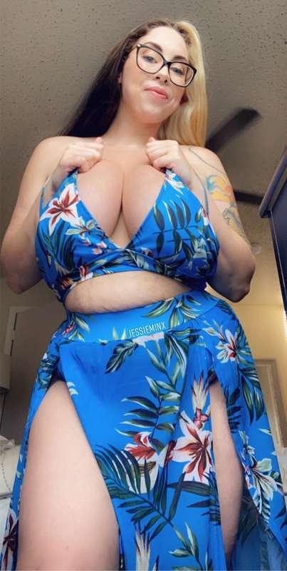 I’m am obsessed with this gift 💙 Thank you so much Chris!! 🌴..