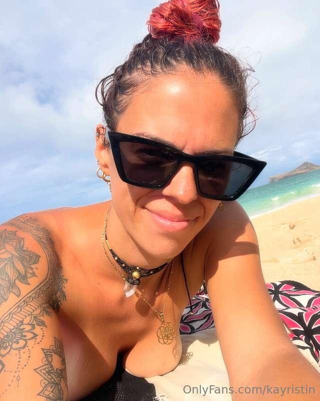 Wanna bury your face between my tits and forget time? 🍒😈