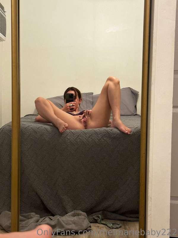 pussy spread open for your thick cock 😍😍