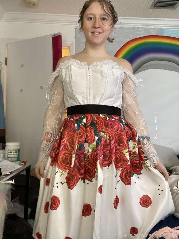 In case you liked it on, here’s a few pics of my outfit yest..