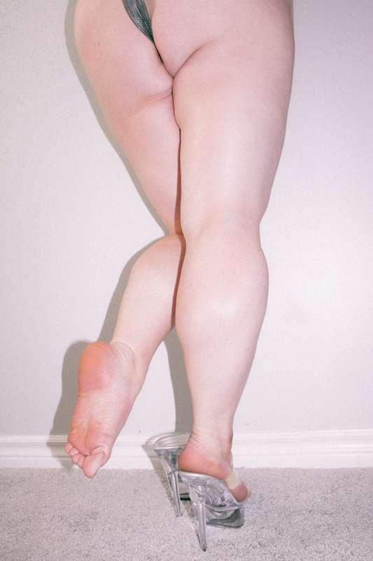 feetsiecakespreviews image #0