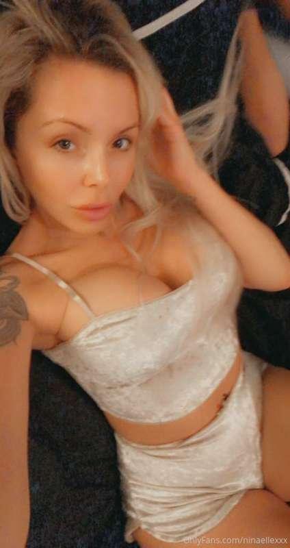 Who wants to wake me with a mouth full of cock? you know I w..