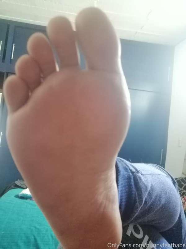 Don't you wish you can lick this perfect soles?   Help me ac..