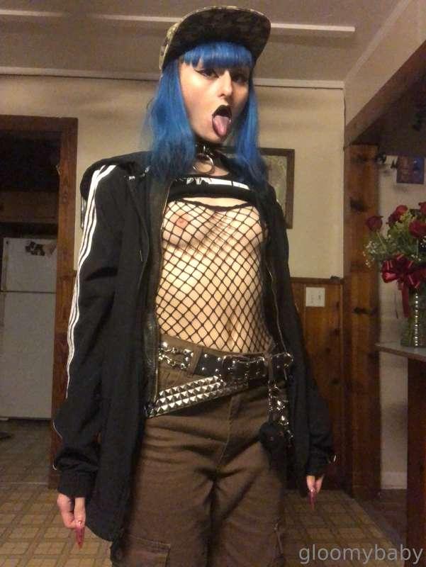 also new pants are sexy as fuvk oh my god
