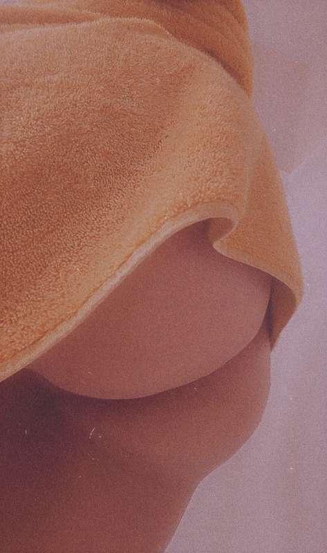Just a lil peek 🍑

#chubby | #booty | #tan | #plump