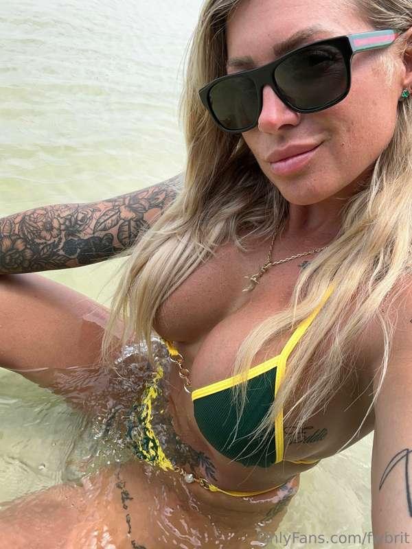 Titty Tuesday !!! Y’all are in for a treat! Check your DMs i..