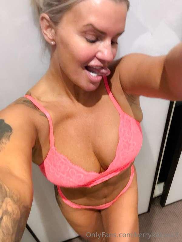 Horny girl today ☺️😇😇