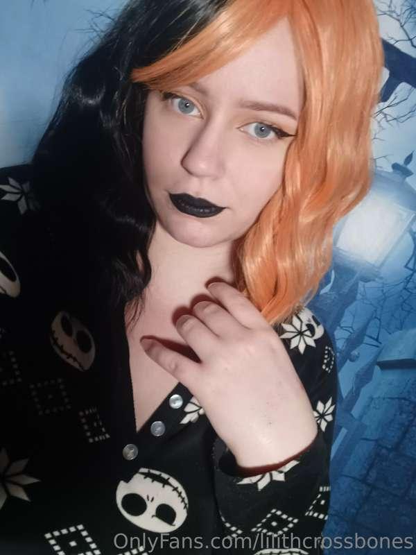 A spooky treat for you cuties 😍