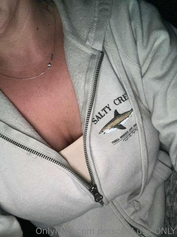 Mommy’s been super busy but I’ll be catching up on customs t..