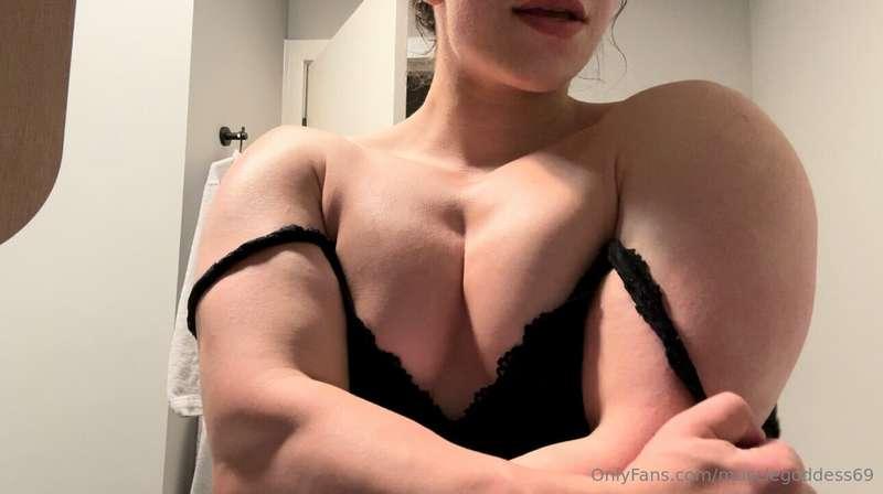 TOPLESS Nude pec flexing strip tease weekend SALE ❤️‍🔥 Tip $..