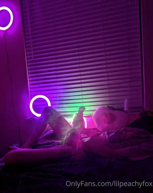 Long shlong, i NEEED more monster dildos tbh I'm crying. Wha..