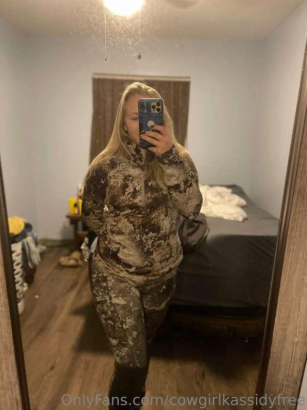 What’s under my hunting fit this morning ❤️❤️