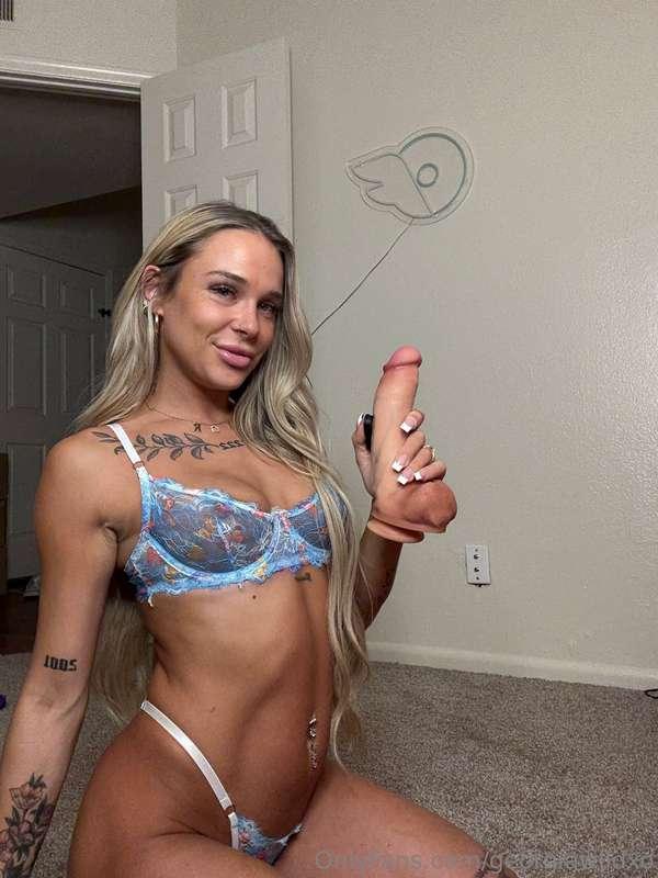 wanna watch me take this whole thing?😈