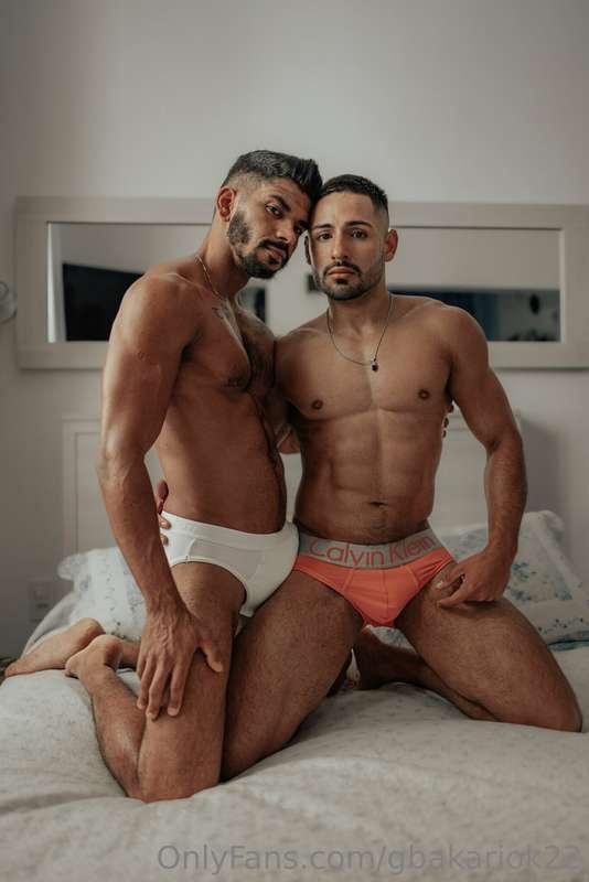 here is a photoshoot of me and  @axelfitboy amazingly photog..