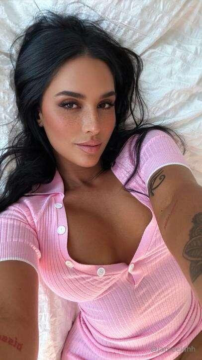 Stop and stare👀