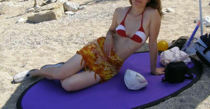 Are you curious, if I put the bra down? The set is scheduled..