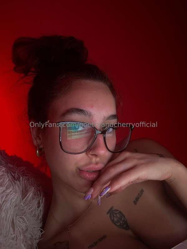 should I do a video with my new glasses? 🥵