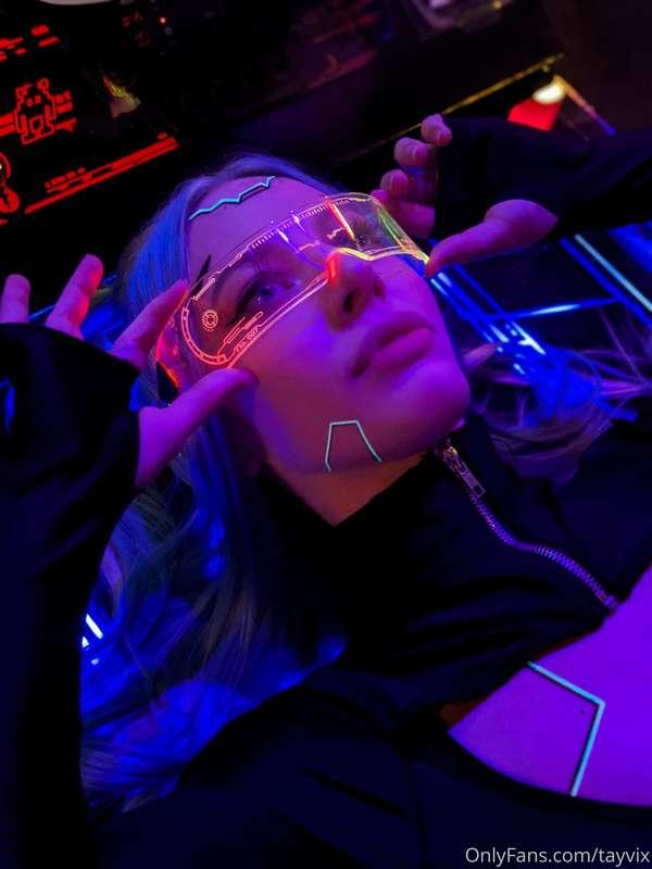 Can I be your cyber babe? 
(Full set coming this week!)