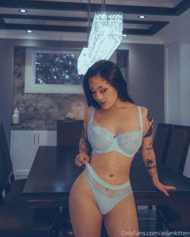 The only two non-ass photos from the shoot 😜