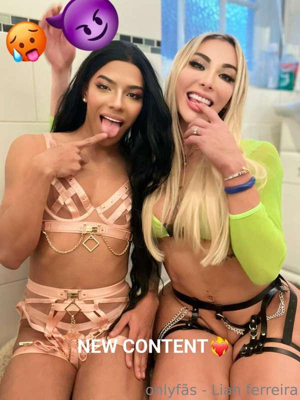𝙀𝘼𝙏𝙄𝙉𝙂 𝙈𝙔 𝙏𝙍𝘼𝙉𝙎 𝙁𝙍𝙄𝙀𝙉𝘿 COCK 🥵🔥Giving her a nice and sloppy b..