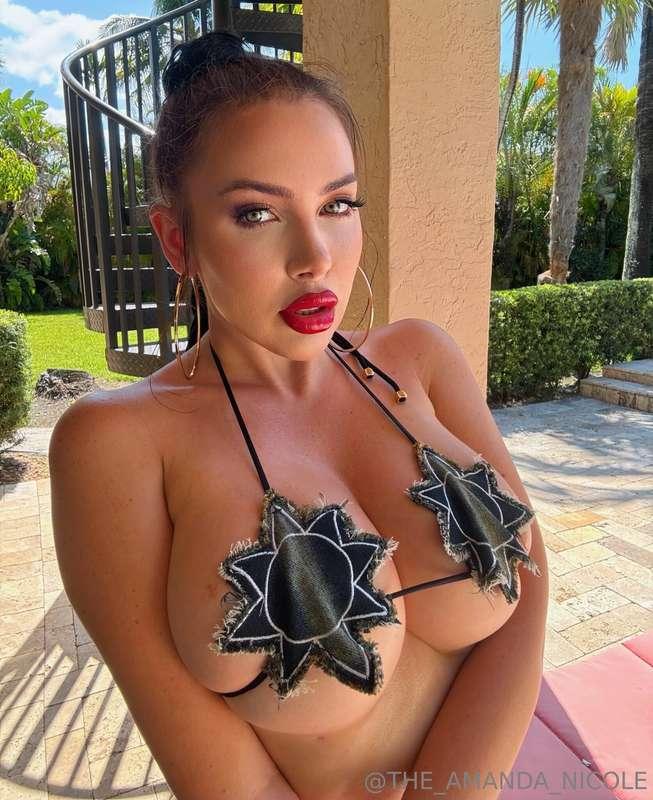 Is it getting hot right now 🥵