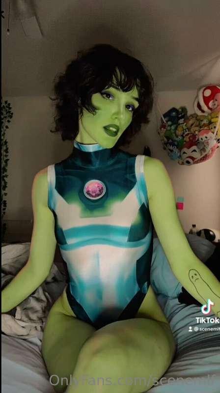 Wanna see a She-Hulk video tonight? 💚