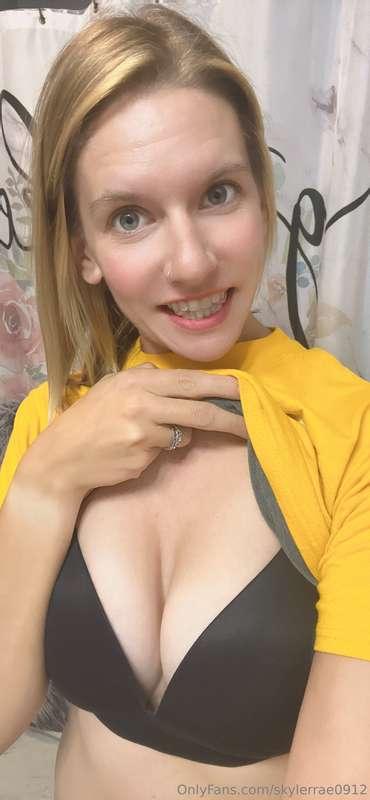 Sweet dreams on this titty Tuesday! 🍒 💋 